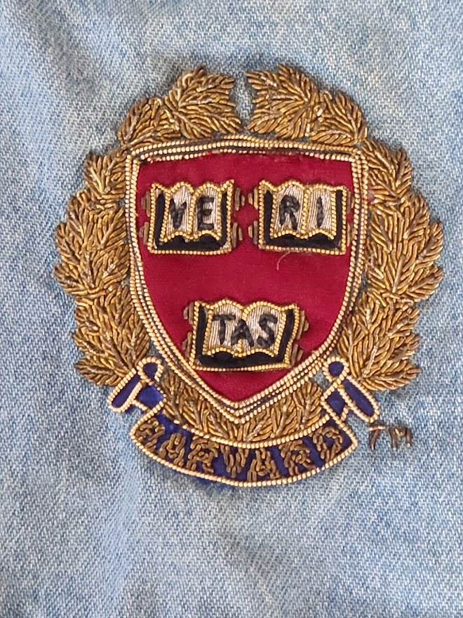 25年前のハーバード大学のシャツ (2)