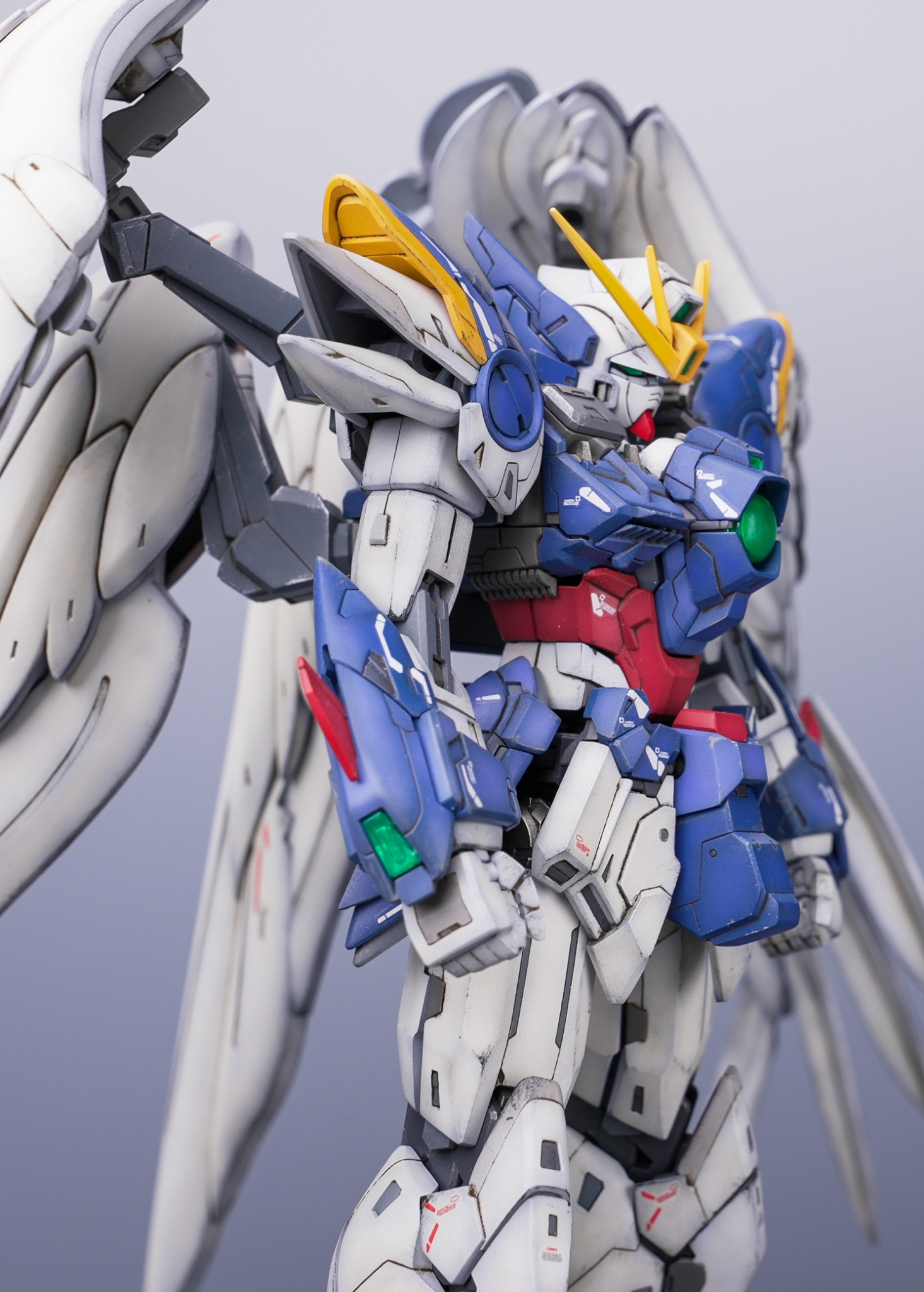 G1069_Wing_Gundam_Zero_EW_003.jpg