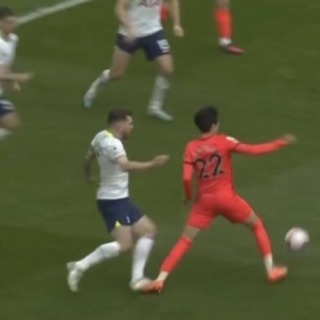 Brighton penalty shout vs Tottenham (VAR checked, not given)