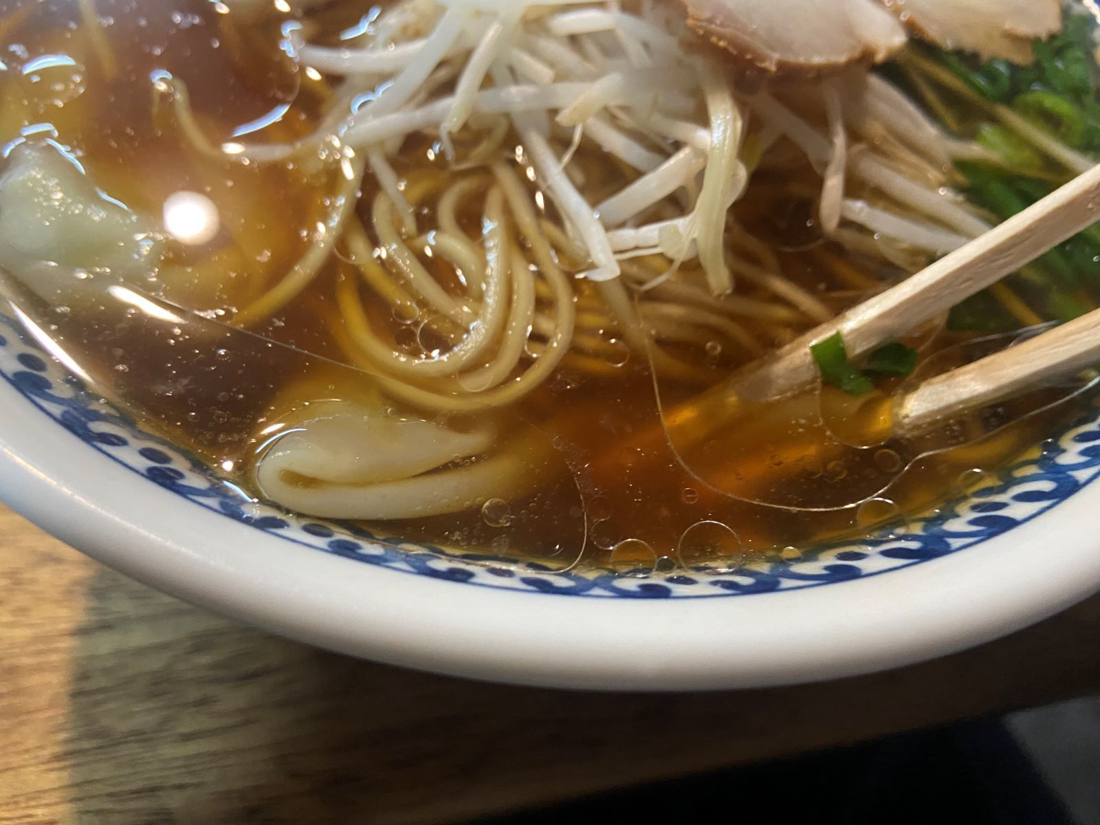 松ちゃんラーメン　ワンタンメン　スープ