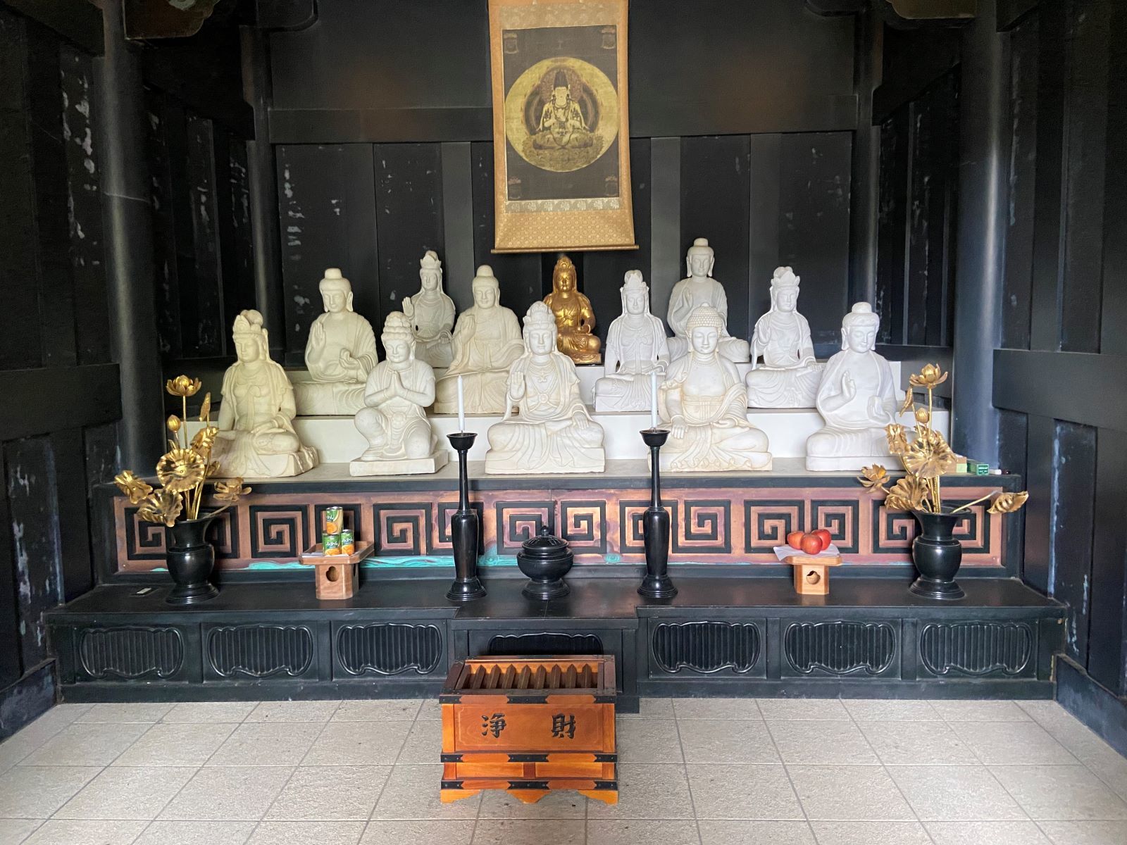 長楽寺　五重塔　内陣の仏像
