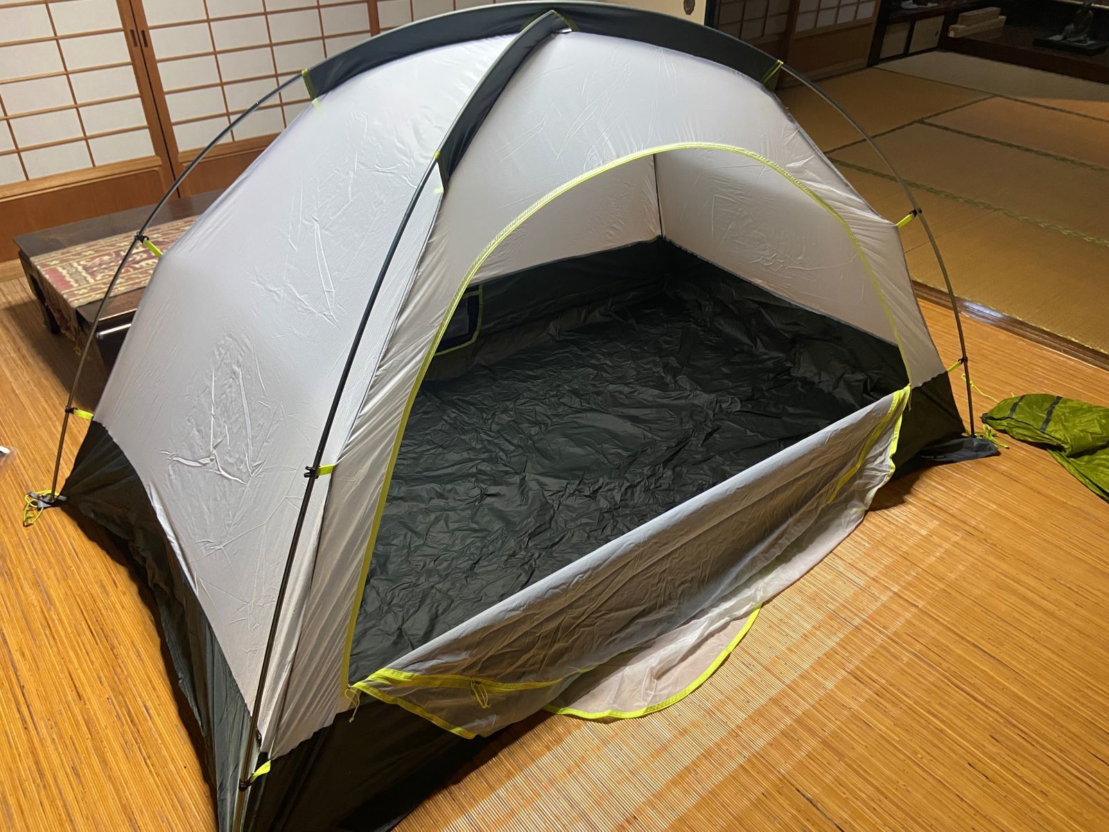 NEMO（ニーモ）　ATOM　二人用　テントを立てる